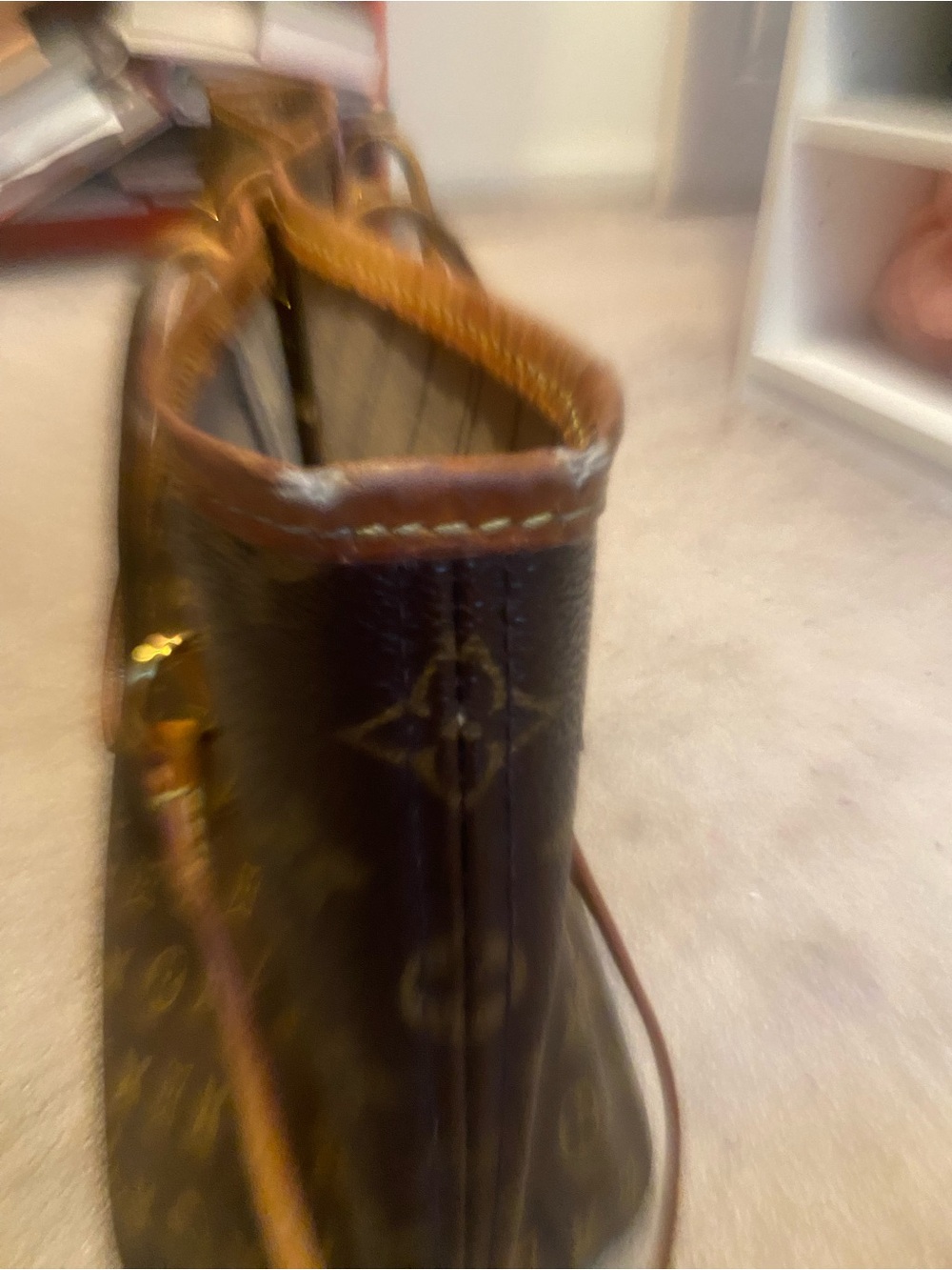 Louis Vuitton Neverfull MM - Picture 12 of 13
